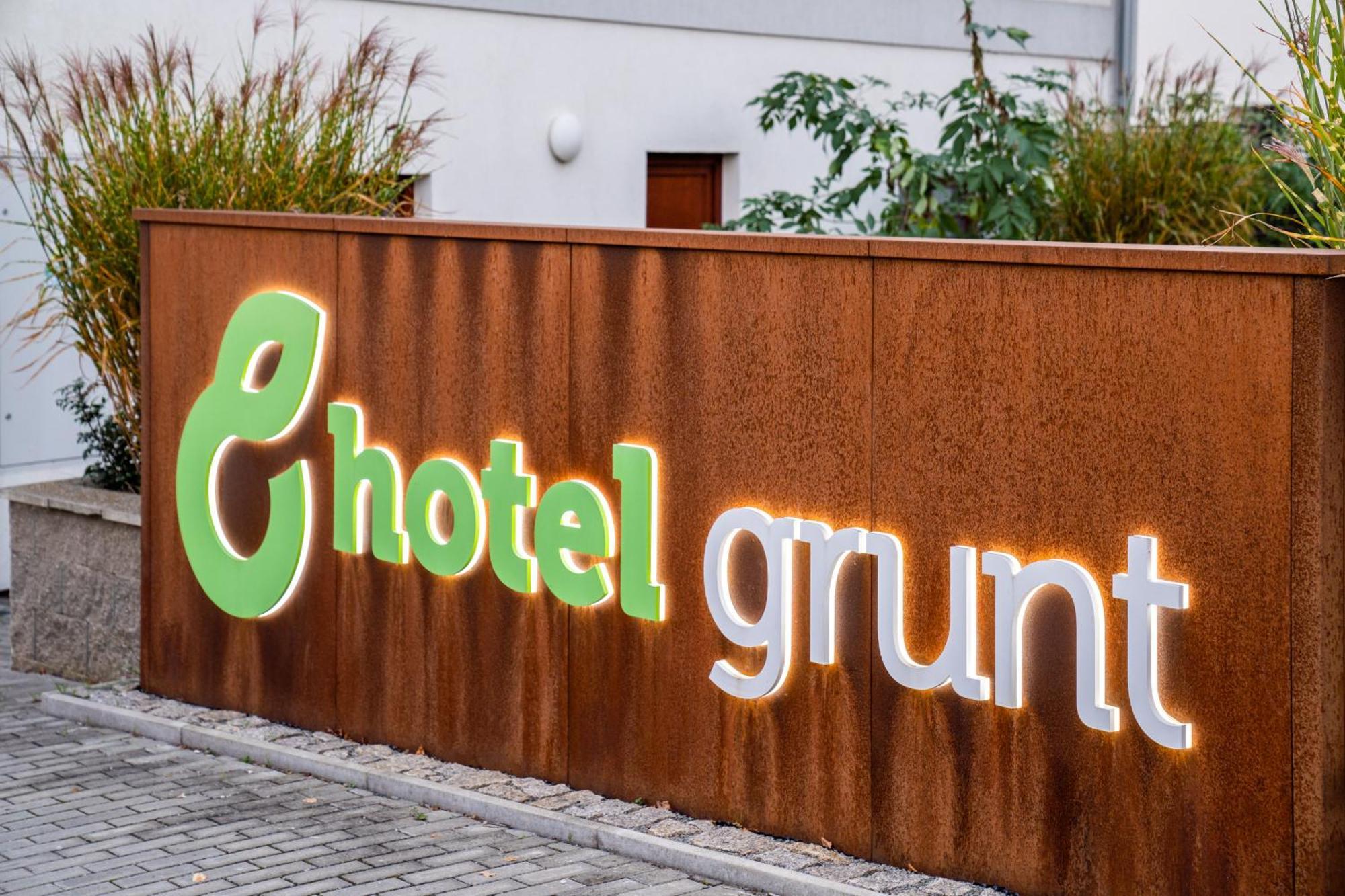 Hotel Grunt Mladá Boleslav Exterior foto