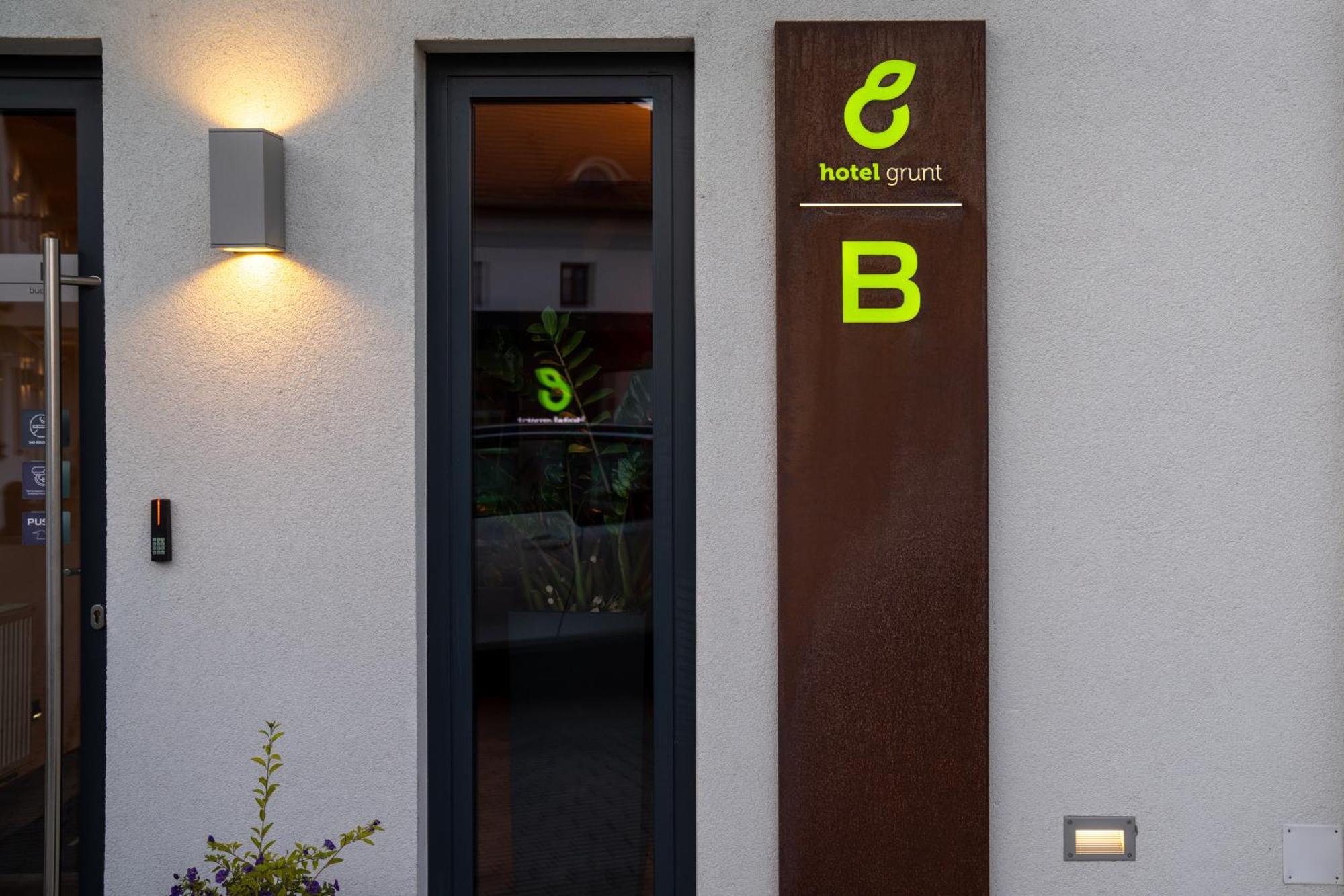 Hotel Grunt Mladá Boleslav Exterior foto