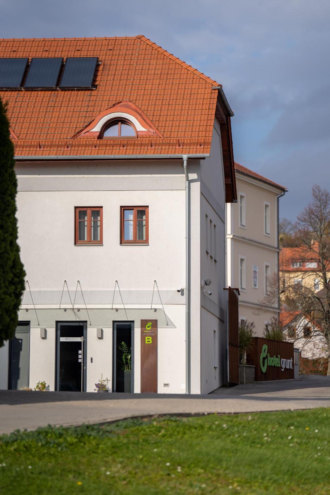 Hotel Grunt Mladá Boleslav Exterior foto